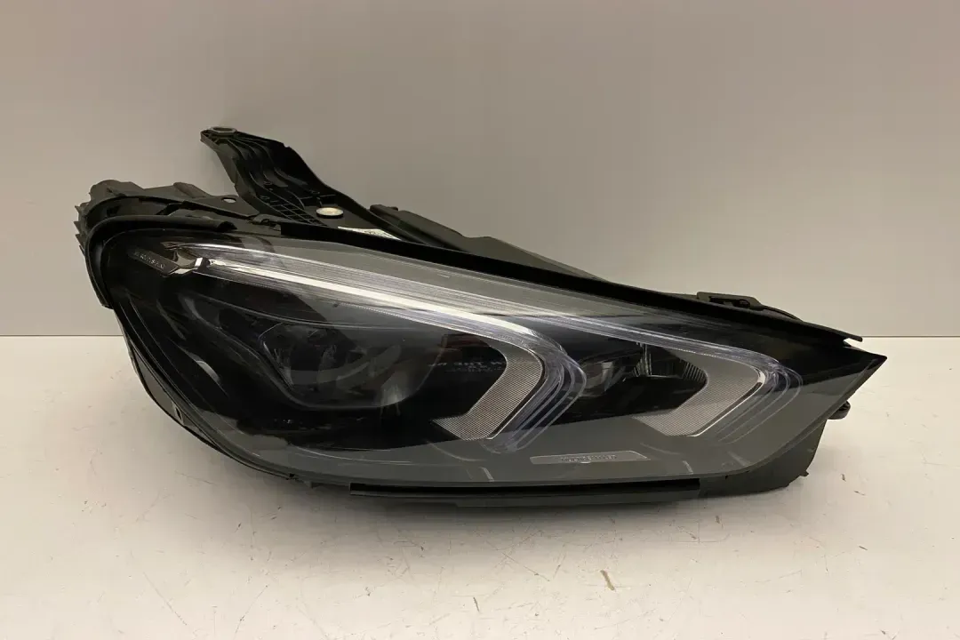 a1679064204   headlight